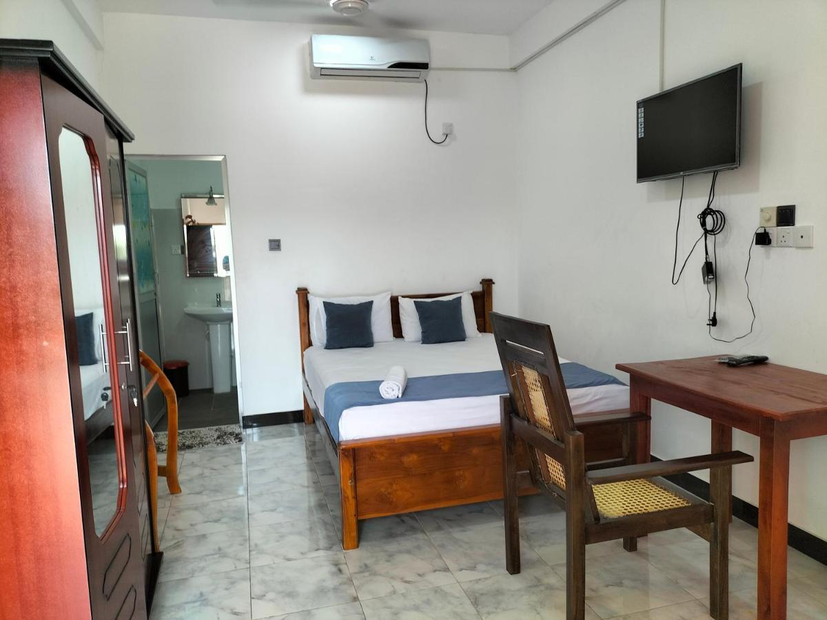 Hotel Sun Blue Uppuveli Exterior foto